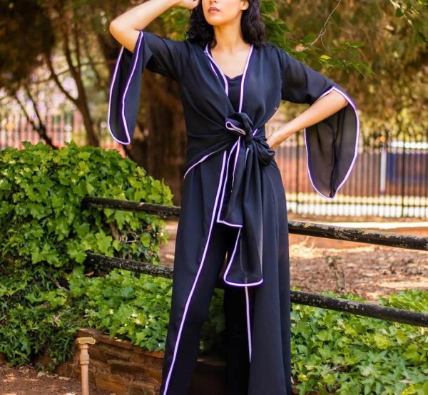 CHIFFON THROW WITH WHITE PIPING