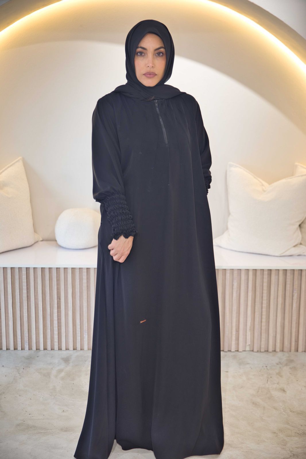 Umrah Abaya with Rouch Sleeve